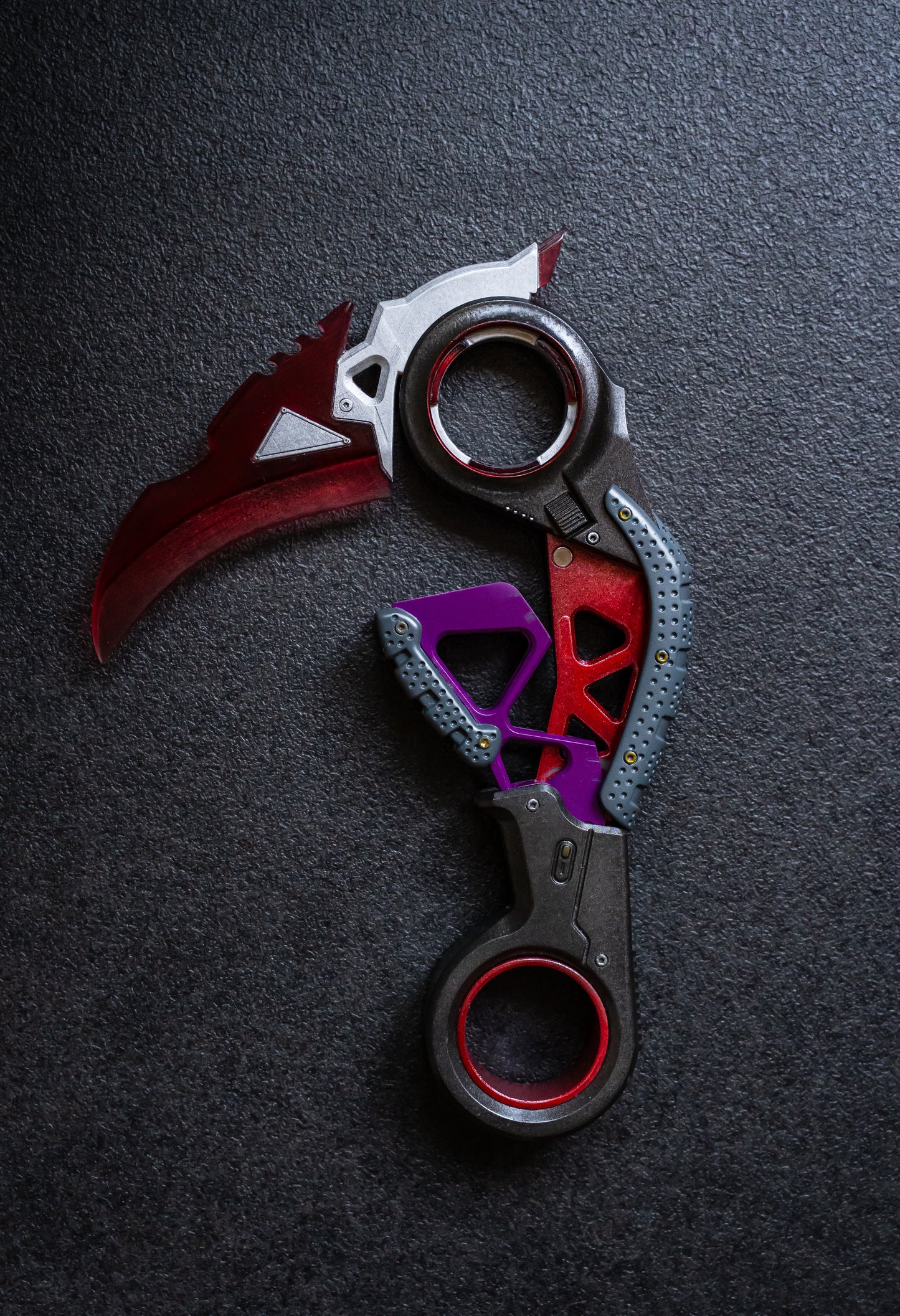 Apex Legends Red Claw Heirloom